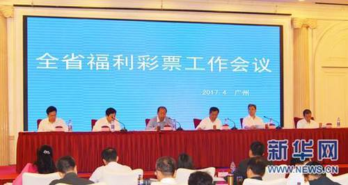 扒开美女狂揉难受视频