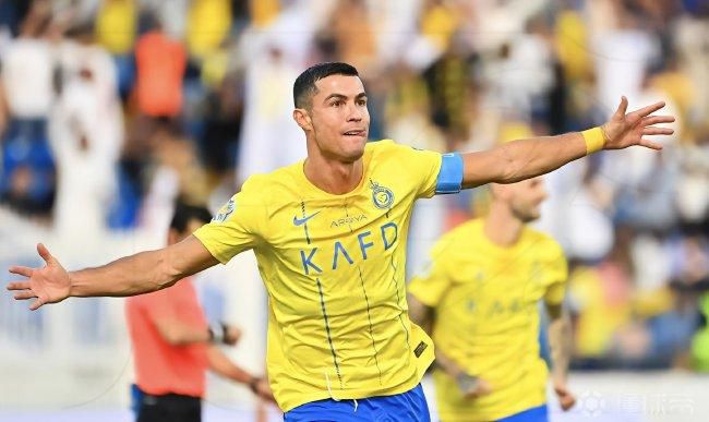 女奥特曼打怪兽