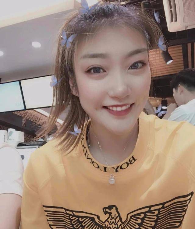一边吻一边摸双乳的电影
