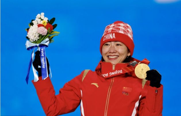 黑色内衣女人淫荡的红色花蜜